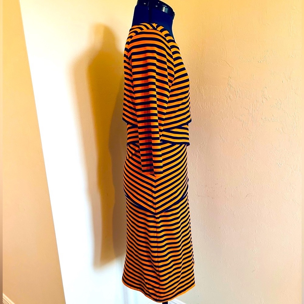 J. McLaughlin Nicola Orange and Navy Dress Gators 
 Miami Syracuse Virginia - Picture 6 of 11